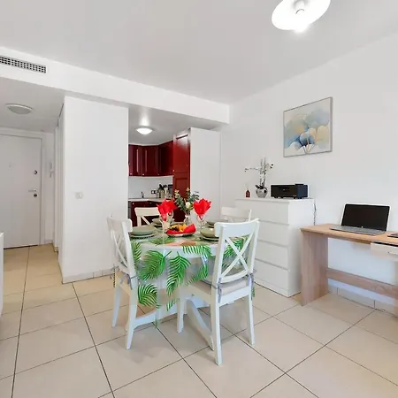 Eden Blue Wilson - Appt Climatise Proche Apartment *